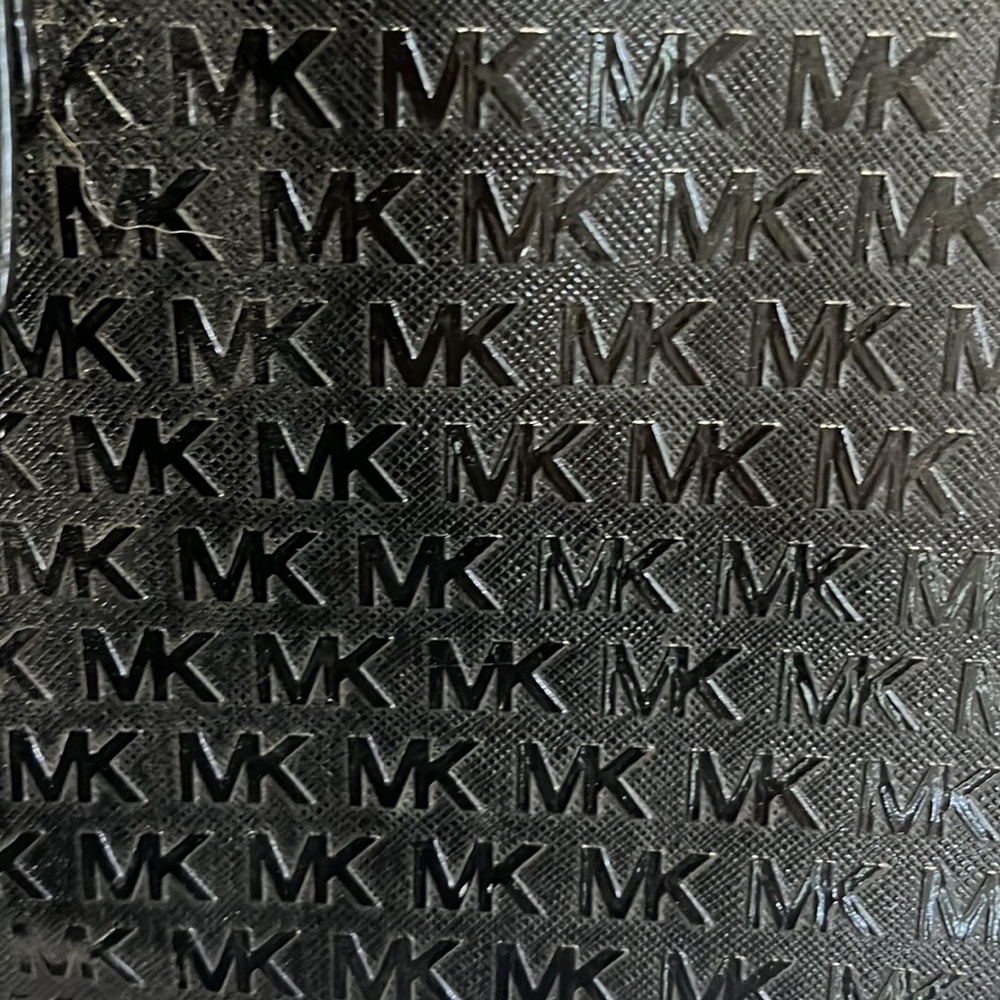 Michael Kors tote - Picture 3 of 9